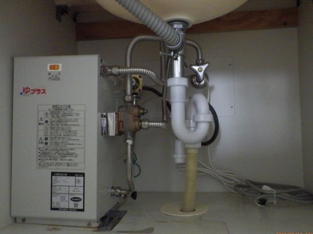 小型電気温水器交換工事　兵庫県西宮市　EHPN-F12N2 - Before