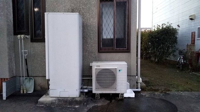 エコキュート トイレ交換工事　宮城県石巻市　BHP-F46SDK-set - Before