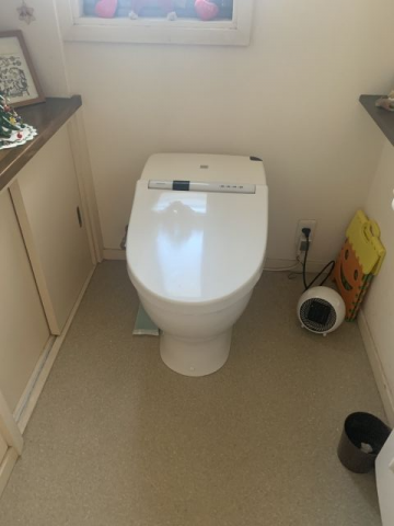 トイレ交換工事　兵庫県伊丹市　YBC-S40S-DV-S815-R3E-BW1 - Before