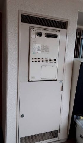 ガス給湯器交換工事　埼玉県川口市　RUF-A2405AW-B-set-13A - Before