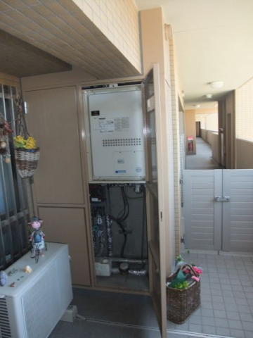 ガス給湯器交換工事　京都府向日市　GTH-2444AWXD-TB-1-BL-13A - Before