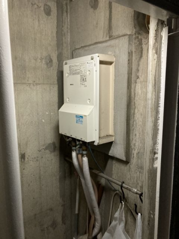 ガス給湯器交換工事　千葉県千葉市美浜区　RUX-HV161-E-13A - Before