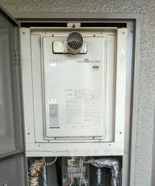 ガス給湯器交換工事　大阪府寝屋川市　GQ-1639WE-T-1-BL-set-13A - Before