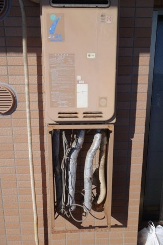 給湯器交換工事　神奈川県藤沢市　RUJ-V2401W-A-set-13A - Before