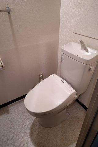 トイレ交換工事　愛知県小牧市　kouji51-01-CROSS