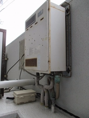 給湯器・エアコン交換工事(2名作業)　東京都北区　RUX-VS1616T-E-set-13A - Before