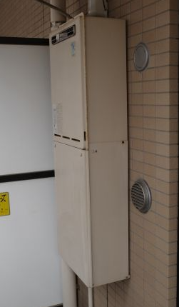 ガス給湯器交換工事　東京都千代田区 - Before
