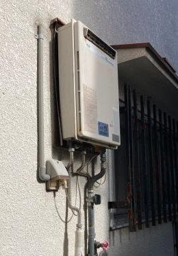 ガス給湯器交換工事　大阪府枚方市　RUX-A1616W-E-set-13A - Before
