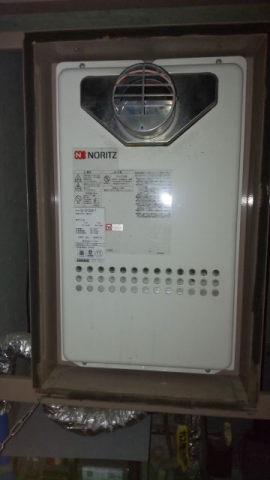 ガス給湯器 分岐水栓交換工事　大阪府大東市　GQ-2427AWX-TDXBL-set-13A-L - Before