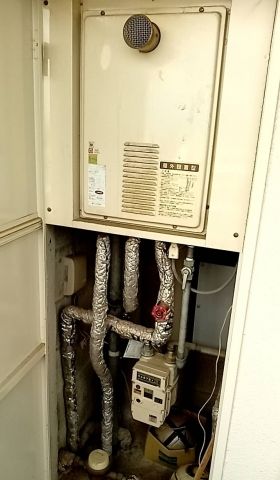 ガス給湯器 蛇口交換工事　福岡県小郡市　RUJ-A1610T-A-set-LPG - Before