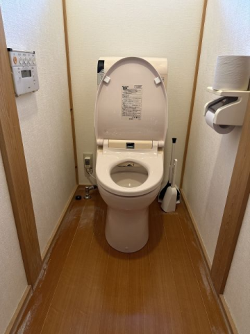 トイレ交換工事　愛知県田原市　CS232B-SH232BA-NW1 - Before