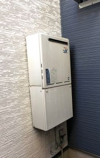 ガス給湯器交換工事　東京都八王子市　RUF-E2406SAW-A-13A - Before