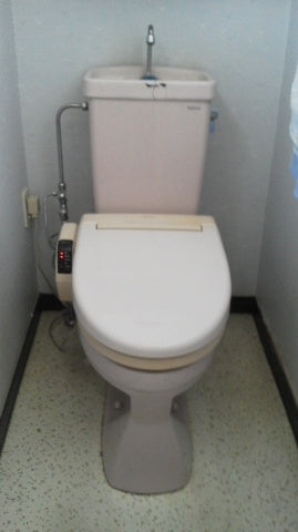 トイレ交換工事　青森県八戸市　BC-Z10HU-DT-Z180HUW-LR8 - Before
