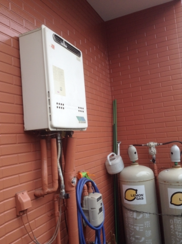 給湯器交換工事　東京都羽村市　GT-2050SAWX-2BL-LPG - Before